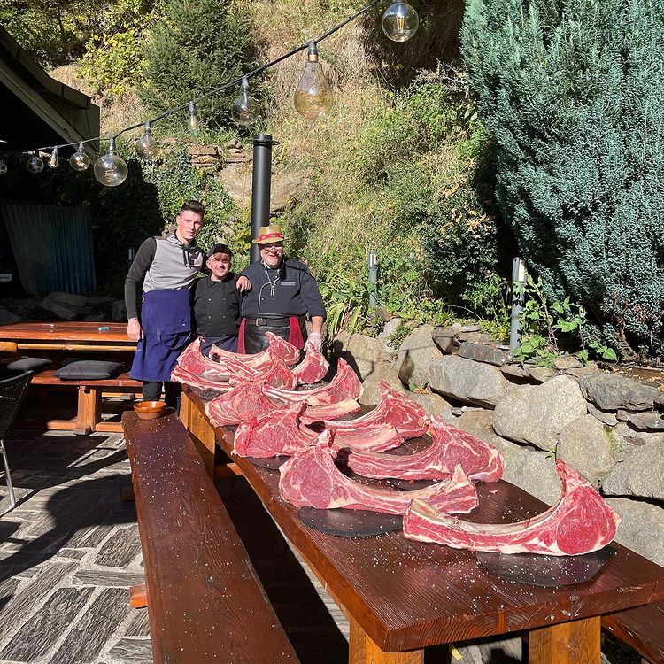 TEMPORADA ABIERTA👍🏻RESTAURANT LA SANGRÍA MEJOR CARNE BUEY VACA TBONE TERNERA LOMO ALTO CHULETÓN TOMAHAWK A LA PARRILLA TEMPORADA ABIERTA👍🏻