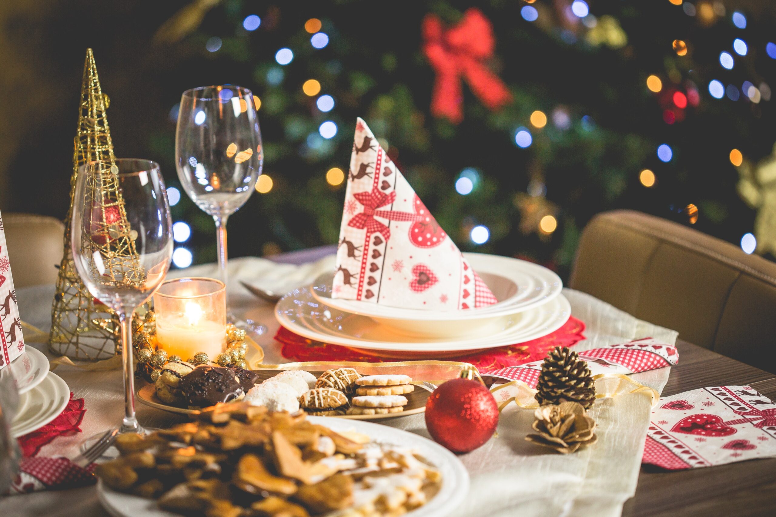 Plats del Restaurant La Sangria per sopar del dia 24 de desembre a les 20 h, dinar de Nadal el dia 25 de desembre i Dinar del dia 1 de gener del 2023. Plats du restaurant La Sangria pour le dîner du 24 décembre a 20 h., le déjeuner de Noël du 25 décembre et le déjeuner du 1ᵉʳ janvier 2023.