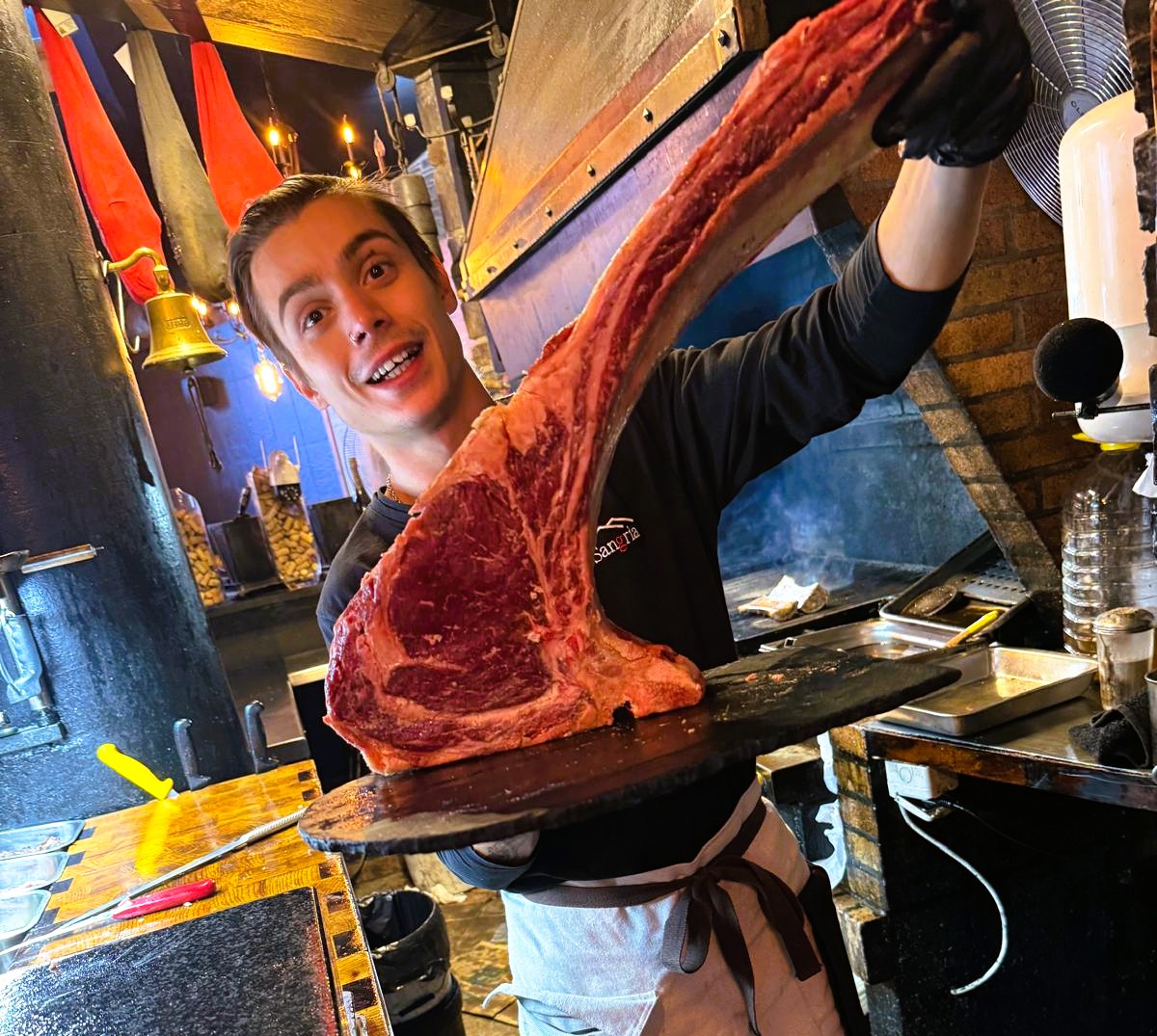 Un restaurant toujours au top. L'accueil est très agréable avec une équipe souriante et une cuisine très gourmande. Nous y retournons plusieurs fois par an avec grand plaisir! Comida: 5/5  Servicio: 5/5 Ambiente: 5/5