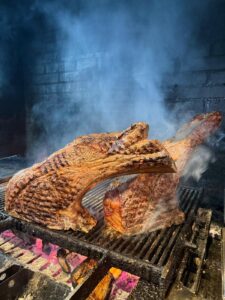 🔥 TOMAHAWKS DE 3,5 KG I CARNS PRÈMIUM A LA BRASA 🔥 🔥 TOMAHAWKS DE 3,5 KG I CARNS PRÈMIUM A LA BRASA 🔥 A La Sangria Grill només treballem amb les millors races de bou per garantir-te una experiència única. Les nostres carns són selecció prèmium, madurades adequadament i cuinades a la brasa amb llenya a l'estil francès: cruixent per fora, sucosa per dins. EL REI: TOMAHAWK 3,5 KG 👑 Per 3-4 persones (porció espectacular) Os inclòs per màxim sabor Maduració perfecta i veta marmòria excepcional Cocció a alta temperatura + sellat intens a la brasa Perfecte per compartir en família o amb amics! ALTRES ESTRELLES DE LA CARTA: Xuletons XXXXL individuals “Costelló” de bou XXXXL molt tendre Costelles de xai al punt Entrecot estil francès XXXXL amb patates Hamburgueses artesanes XXXXL de races prèmium Totes les carns amb patates al forn, verdures de temporada i les nostres salses casolanes. 📍 A 5 min del Santuari de Meritxell 📞 Reserves ÚNICAMENT: +376 851 327 (Tancat dimecres) Vine a viure l'autèntica experiència de la carn prèmium a la brasa! #LaSangriaGrill #Tomahawk35kg #CarnPremium #BrasaDeLlenya #AndorraGastronomia #Meritxell #XuletonXXL a l'estil francès: cruixent per fora, sucosa per dins. EL REI: TOMAHAWK 3,5 KG 👑 Per 3-4 persones (porció espectacular) Os inclòs per màxim sabor Maduració perfecta i veta marmòria excepcional Cocció a baixa temperatura + sellat intens a la brasa Perfecte per compartir en família o amb amics! ALTRES ESTRELLES DE LA CARTA: Xuletons XXXXL individuals “Costelló” de bou XXXXL molt tendre Costelles de xai al punt Entrecot estil francès XXXXL amb patates Hamburgueses artesanes XXXXL de races prèmium Totes les carns amb patates al forn, verdures de temporada i les nostres salses casolanes. 📍 A 5 min del Santuari de Meritxell 📞 Reserves ÚNICAMENT: +376 851 327 (Tancat dimecres) Vine a viure l'autèntica experiència de la carn prèmium a la brasa! #LaSangriaGrill #Tomahawk35kg #CarnPremium #BrasaDeLlenya #AndorraGastronomia #Meritxell #XuletonXXL