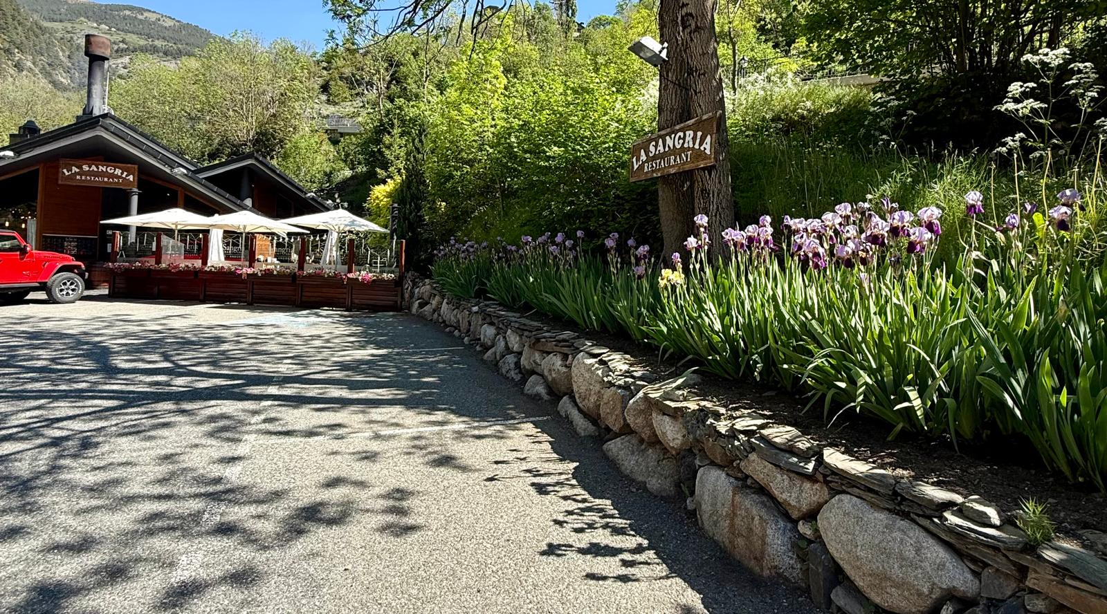 🔥 Welcome to La Sangria Grill — Andorra’s Home of Premium XXXXL Wood‑Fired Meats 🔥 At La Sangria Grill, we take pride in offering one of the most complete and authentic dining experiences in Andorra. Our passion for quality, tradition, and bold flavors is reflected in every dish we serve — especially in our famous premium XXXXL meats, grilled over wood fire to achieve exceptional tenderness, aroma, and taste. Our menu brings together the best of Mediterranean and traditional cuisine, always using top‑quality ingredients and meticulous preparation. Among our most beloved specialities, you’ll find: 🥩 Premium XXXXL Wood‑Fired Meats, Our signature. Large cuts, perfectly matured, grilled slowly over wood fire for unmatched flavor. 🐌 Wood‑Grilled Snails, A classic dish prepared with patience and tradition. 🐟 Fresh Tuna with Mango, A refreshing and elegant starter that our guests love. 🥗 Homemade Starters Including our Caesar salad, tartars, and our famous baked Camembert. 🥞 Authentic French‑Recipe Crêpes Prepared following the original recipe — soft, delicate, and unforgettable. 🍰 Homemade XXXXL Desserts Big, generous, and made with love — the perfect way to end your meal. Whether you’re joining us for a romantic dinner, a family gathering, or a celebration with friends, La Sangria Grill offers warm service, a cosy atmosphere, and a culinary experience that keeps our guests coming back. 📍 Located in Meritxell, Andorra — open every day for unforgettable moments around the table.