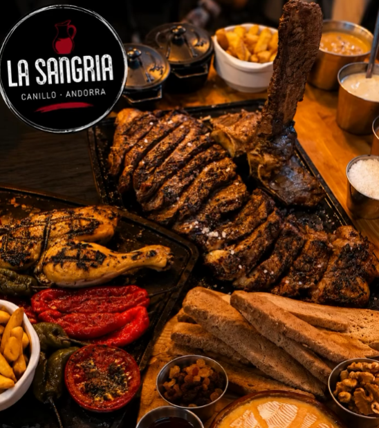 PARADA OBLIGATORIA EN CANILLO 🥩⛰️ Estas vacaciones por Andorra hemos aprovechado para visitar La Sangria, en Canillo, y ha sido todo un acierto. 😍 Si eres de los que disfrutan de una buena carne, apunta este sitio: carnes a la brasa espectaculares, buen producto, raciones generosas y ese sabor a brasa que hace que no quieras dejar nada en el plato. 🔥🥩 Y ojo, porque no todo es carne… ese queso fundido con miel, nueces y pasas también merece su momento. 🤤🧀 📍 La Sangria · Canillo, Andorra Un restaurante que no te puedes perder si visitas la zona. Nosotros lo tenemos claro: volveremos. ❤️ 👉 ¿Eres más de carne a la brasa 🥩 o de queso fundido 🧀? Te leo 👇 #Foodie #FoodLovers #CarneALaBrasa #Gastronomía #AndorraFood